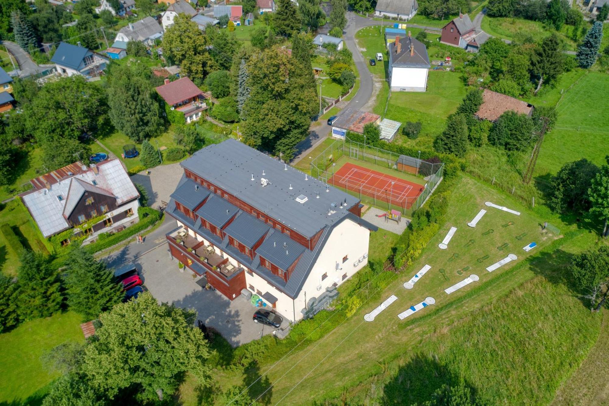 Hotel Toc Lipova Lazne Exterior photo