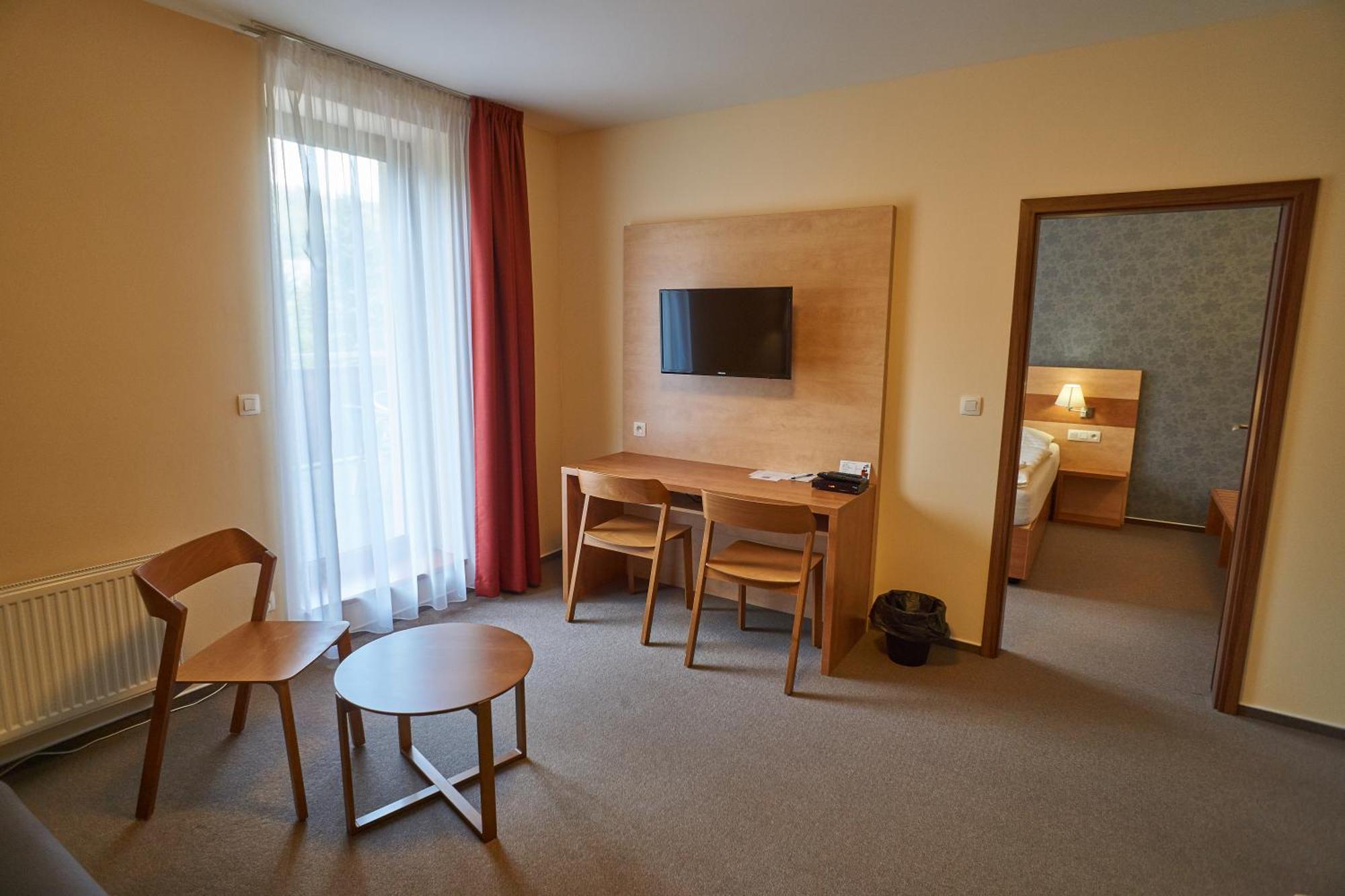 Hotel Toc Lipova Lazne Exterior photo
