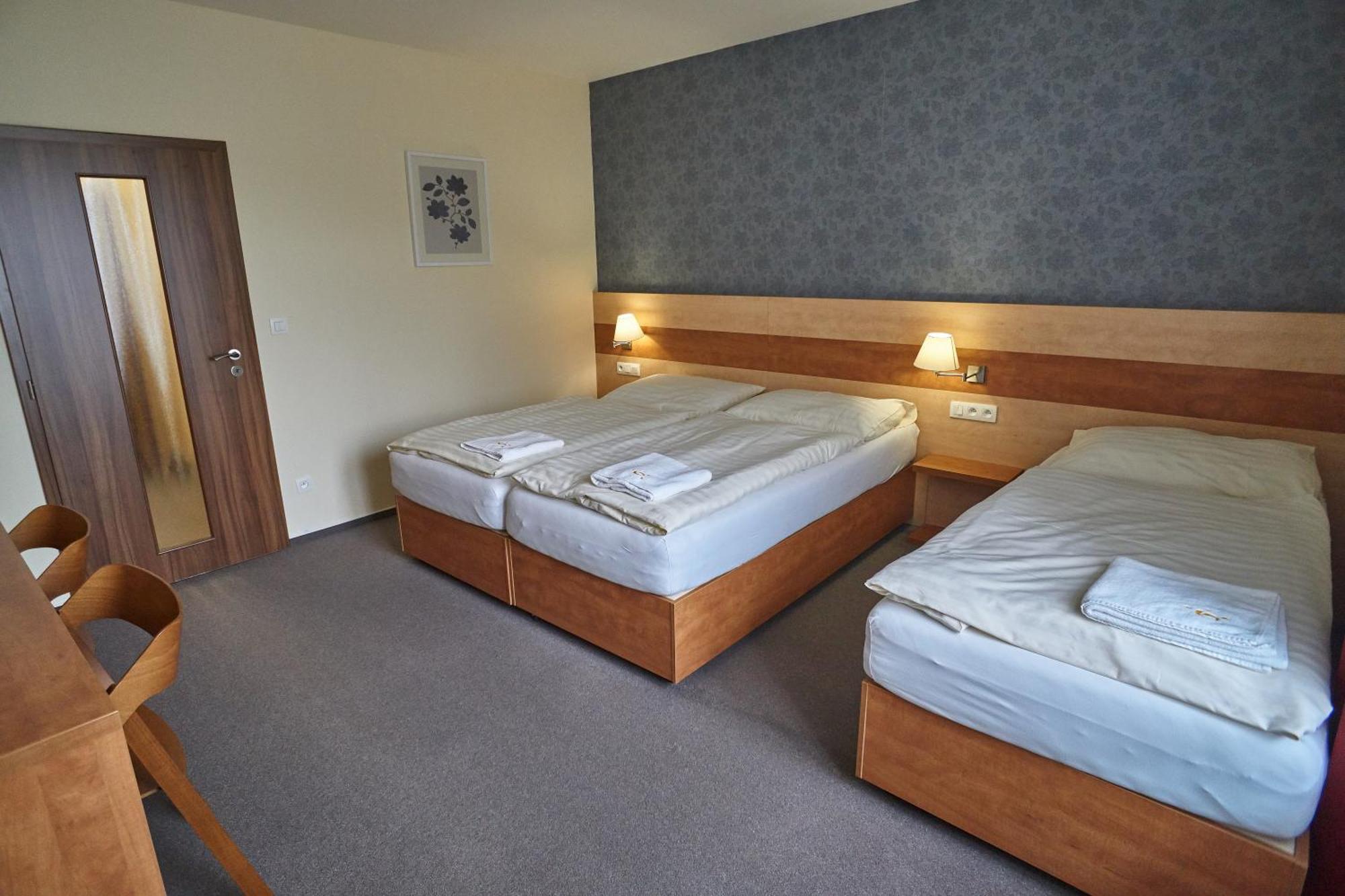Hotel Toc Lipova Lazne Exterior photo