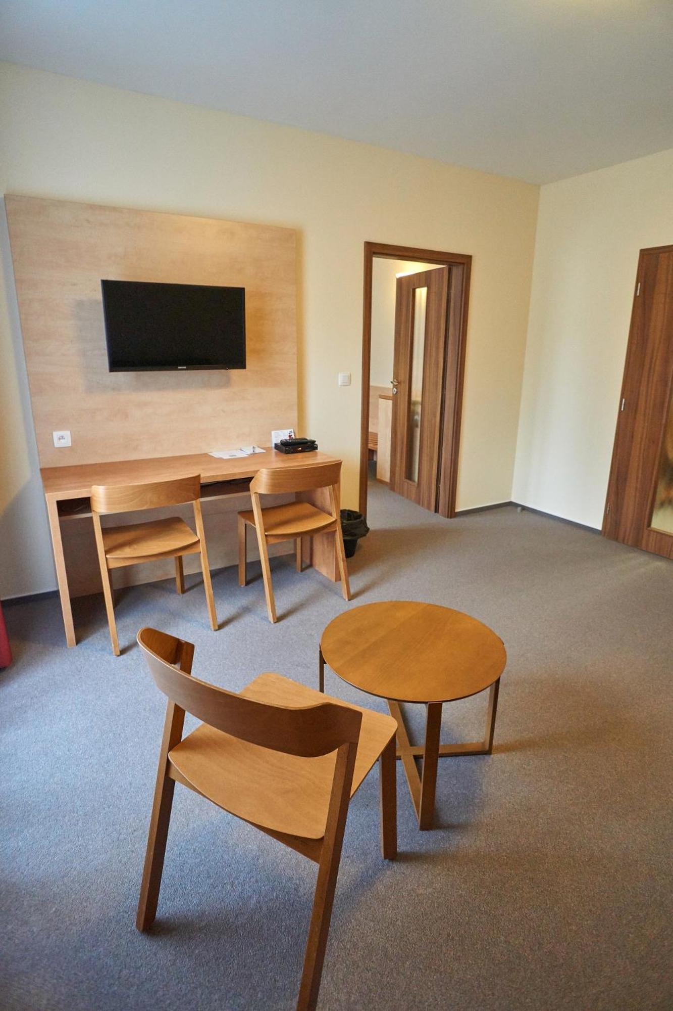 Hotel Toc Lipova Lazne Exterior photo