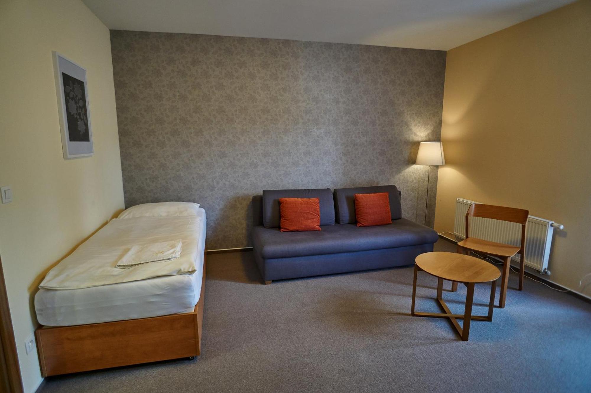 Hotel Toc Lipova Lazne Exterior photo