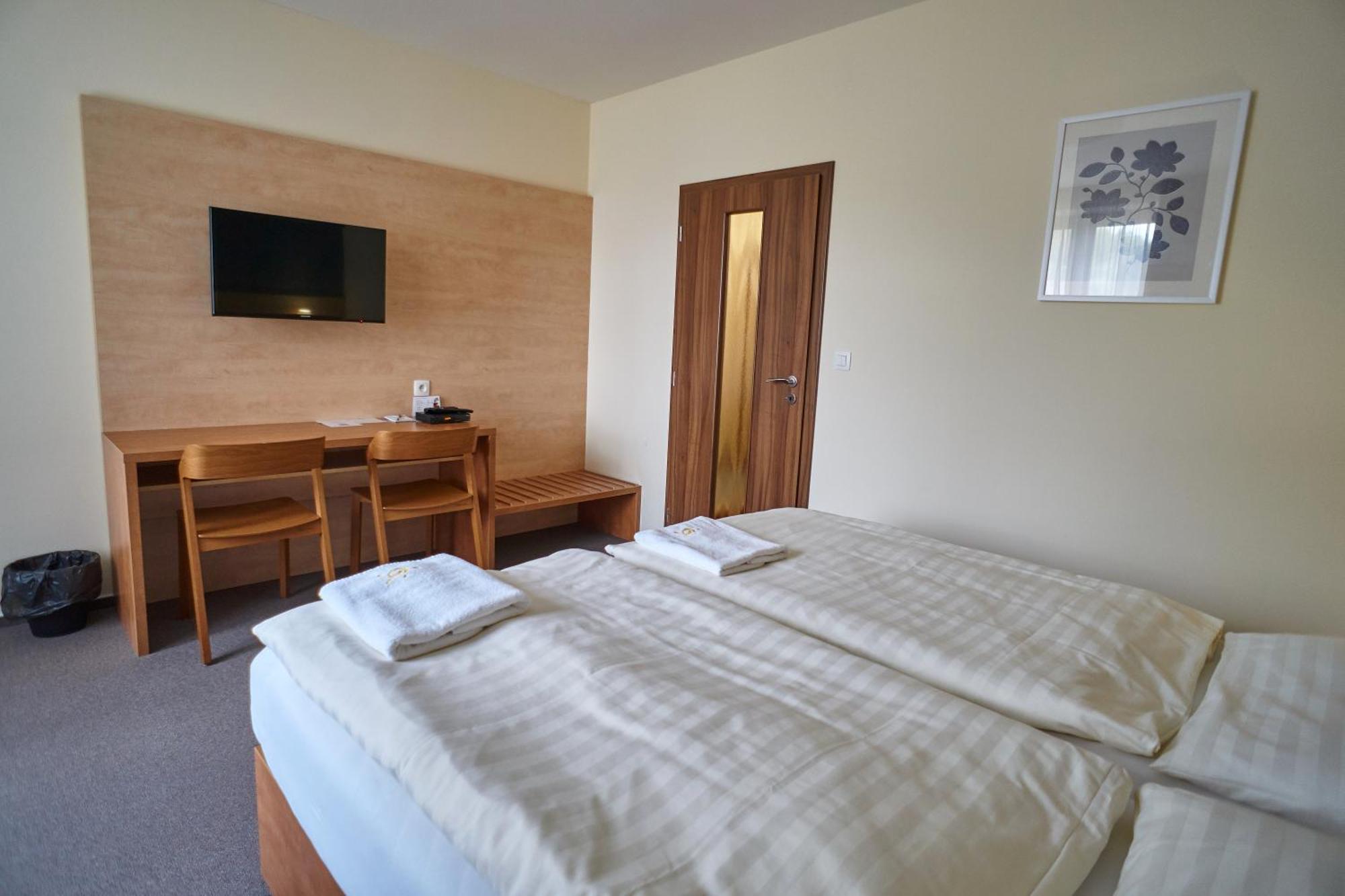 Hotel Toc Lipova Lazne Exterior photo