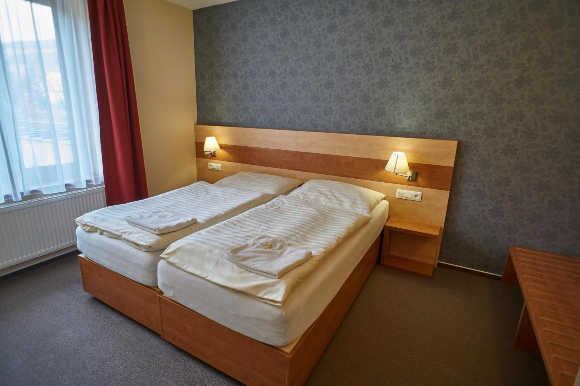 Hotel Toc Lipova Lazne Exterior photo