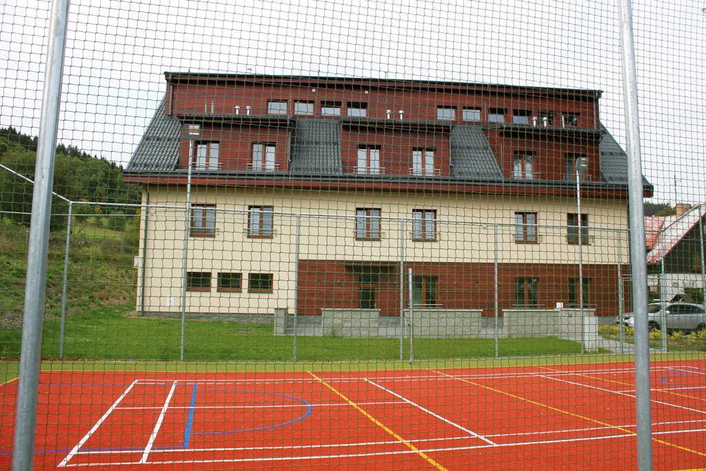 Hotel Toc Lipova Lazne Exterior photo