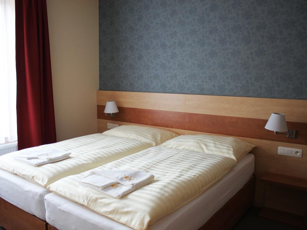 Hotel Toc Lipova Lazne Exterior photo