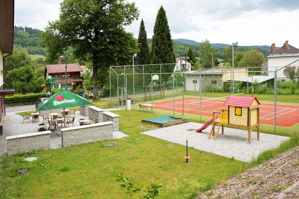 Hotel Toc Lipova Lazne Exterior photo