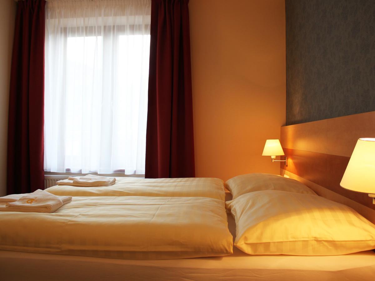 Hotel Toc Lipova Lazne Exterior photo